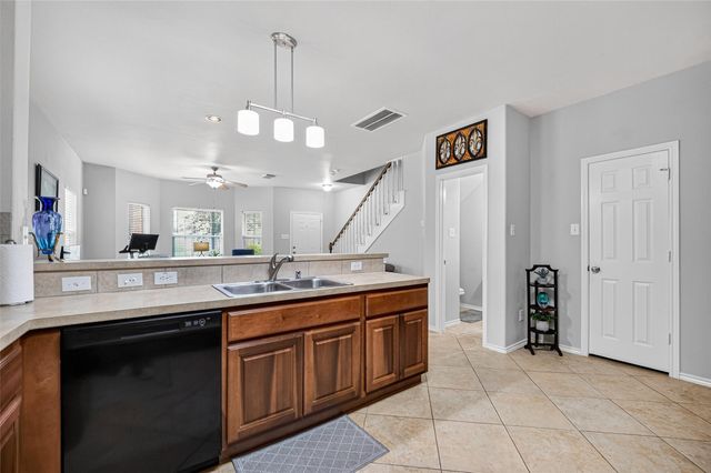 1911 Kemah Village Drive, Kemah, TX 77565