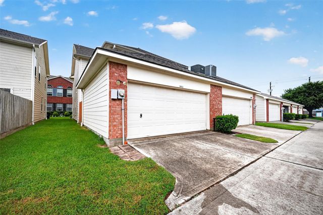 1911 Kemah Village Drive, Kemah, TX 77565