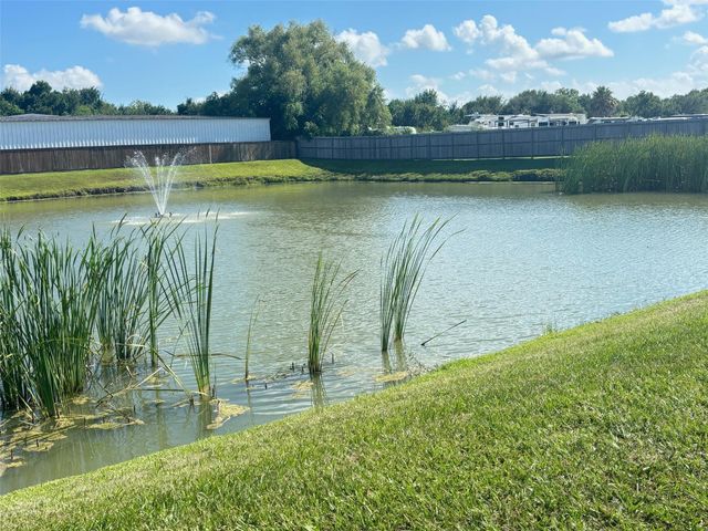 1911 Kemah Village Drive, Kemah, TX 77565