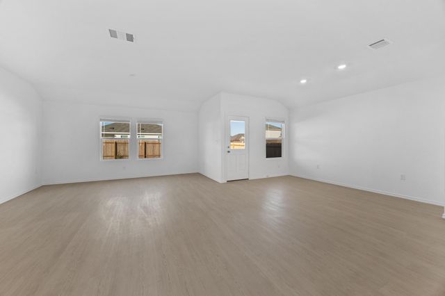 209 Donnington DR, Hutto, TX 78634