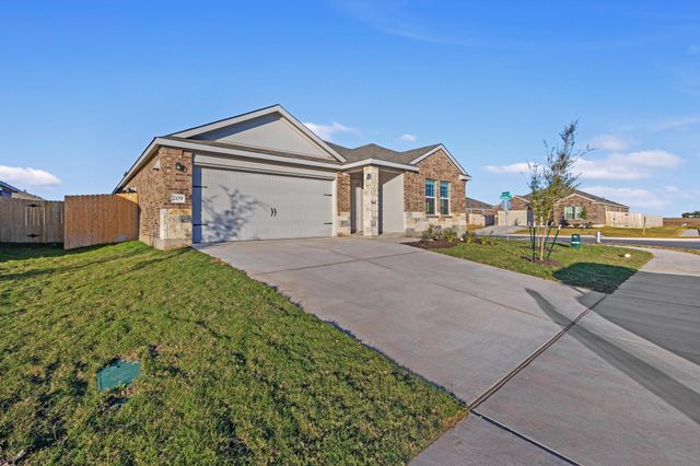 209 Donnington DR, Hutto, TX 78634