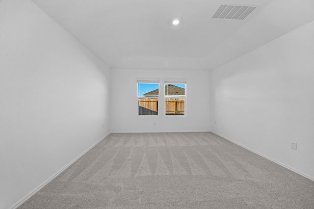 209 Donnington DR, Hutto, TX 78634