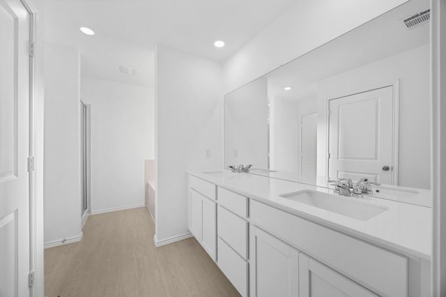 209 Donnington DR, Hutto, TX 78634