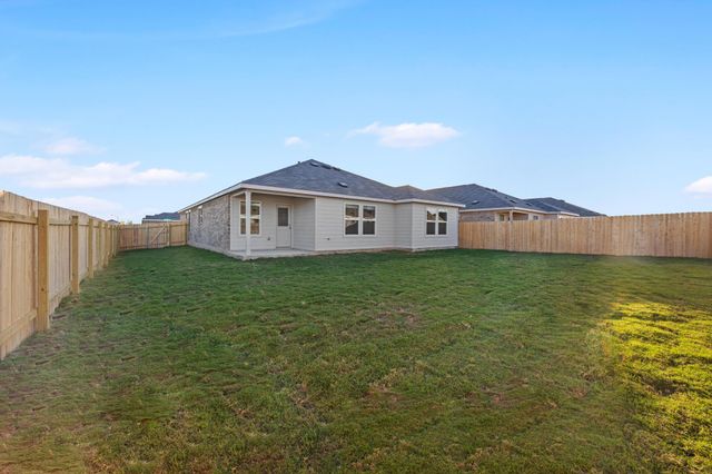 209 Donnington DR, Hutto, TX 78634