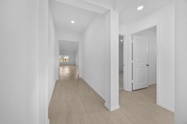 209 Donnington DR, Hutto, TX 78634