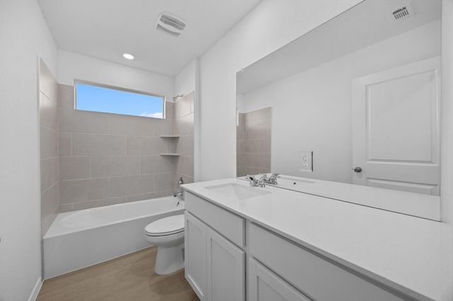 209 Donnington DR, Hutto, TX 78634