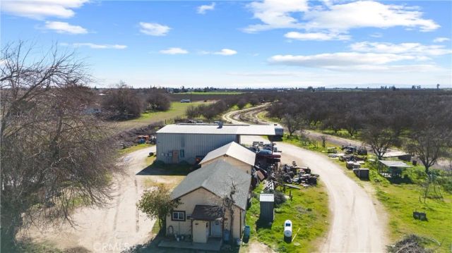 14127 Vinewood Avenue, Livingston, CA 95334