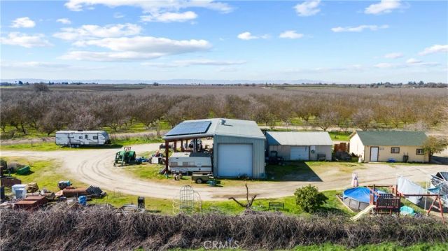 14127 Vinewood Avenue, Livingston, CA 95334