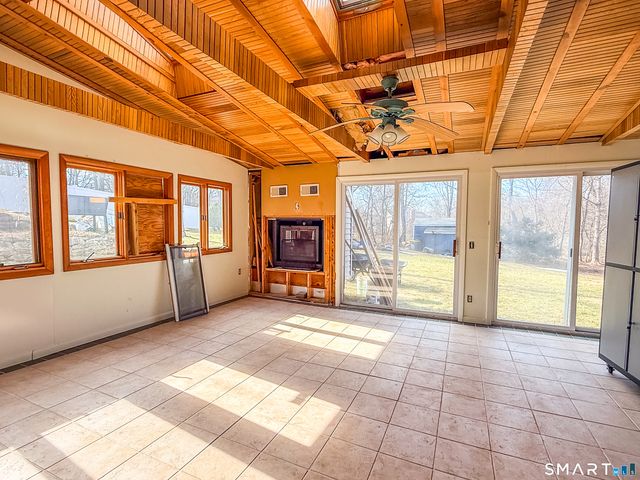 27 Londonderry Drive, Wallingford, CT 06492