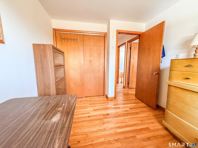 27 Londonderry Drive, Wallingford, CT 06492