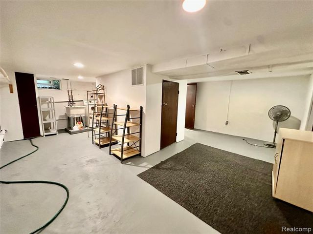 3404 Rockhaven Avenue, Rochester Hills, MI 48309