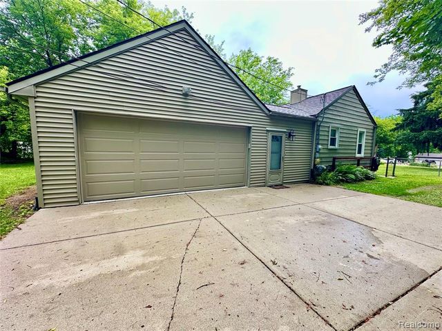 3404 Rockhaven Avenue, Rochester Hills, MI 48309