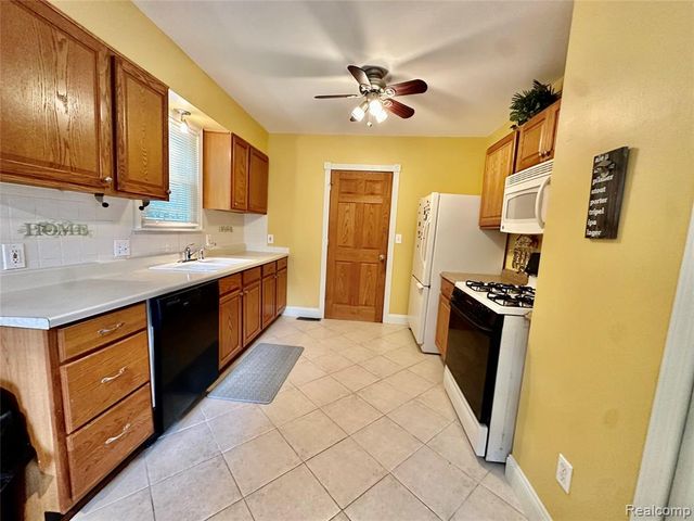 3404 Rockhaven Avenue, Rochester Hills, MI 48309