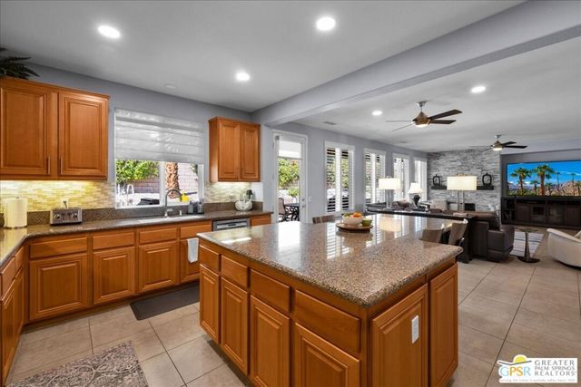 2 Lake Tahoe Drive, Rancho Mirage, CA 92270