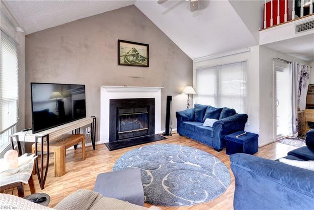 225 Ridge Wood DR, Hampton, VA 23666