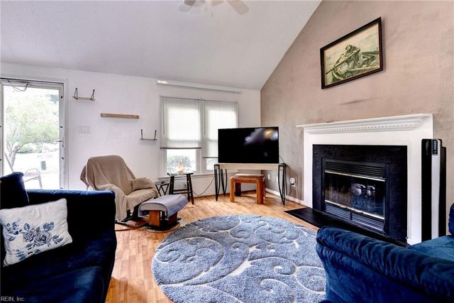 225 Ridge Wood DR, Hampton, VA 23666