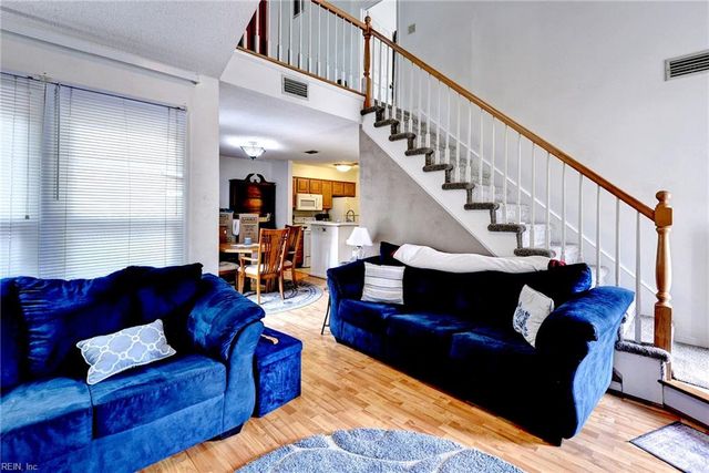 225 Ridge Wood DR, Hampton, VA 23666
