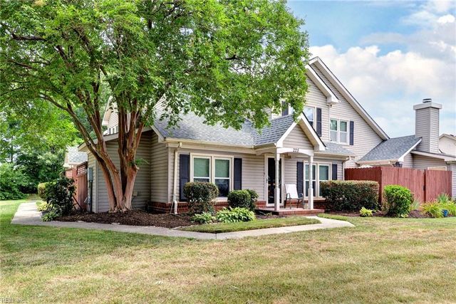 225 Ridge Wood DR, Hampton, VA 23666