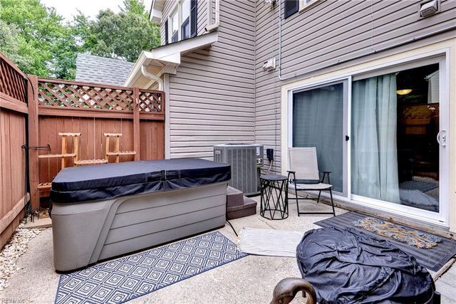 225 Ridge Wood DR, Hampton, VA 23666