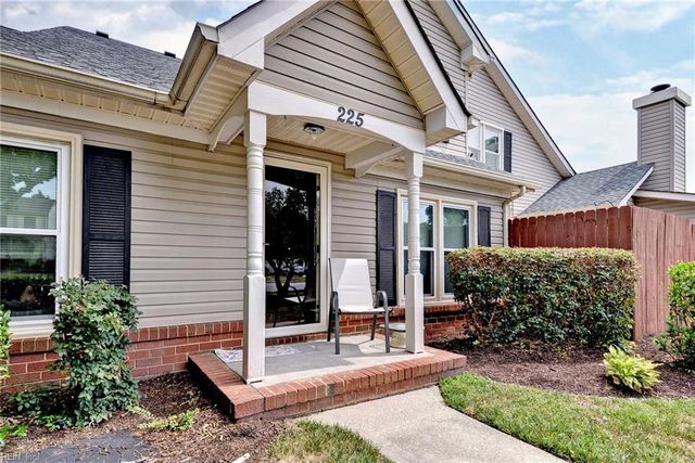 225 Ridge Wood DR, Hampton, VA 23666
