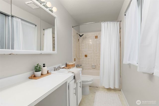 11704 NE 145th Street, Kirkland, WA 98034