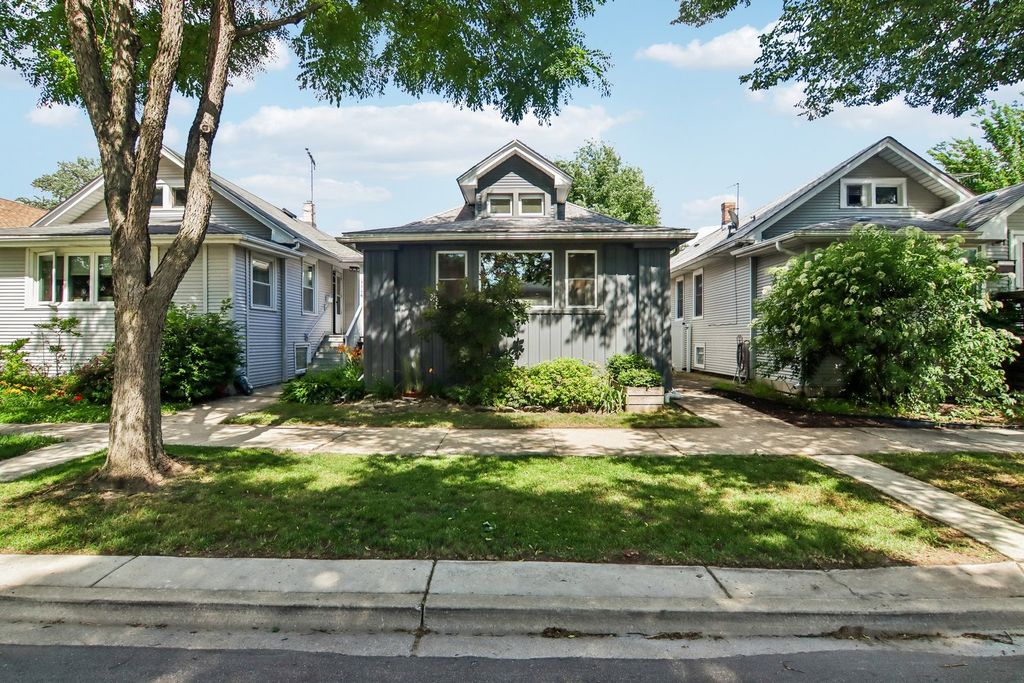 1116 S Harvey Avenue, Oak Park, IL 60304