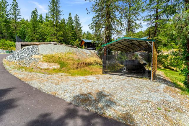 225 SE Eagle Ridge Drive, Canyonville, OR 97417