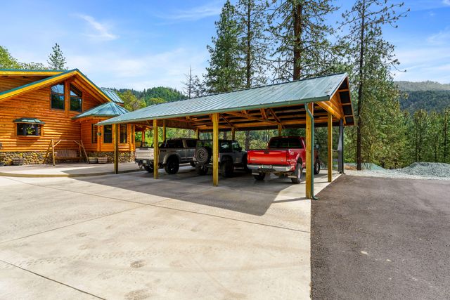225 SE Eagle Ridge Drive, Canyonville, OR 97417