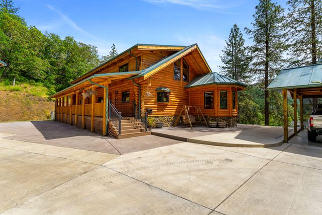 225 SE Eagle Ridge Drive, Canyonville, OR 97417
