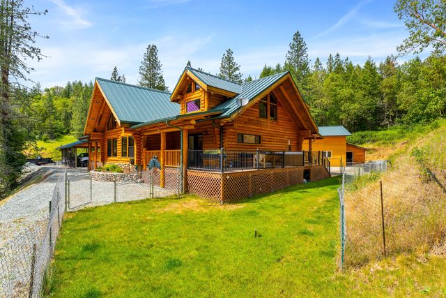 225 SE Eagle Ridge Drive, Canyonville, OR 97417