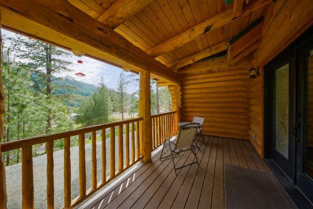 225 SE Eagle Ridge Drive, Canyonville, OR 97417