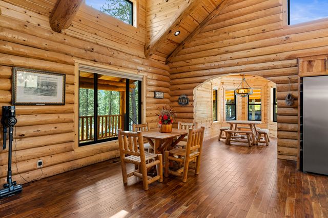 225 SE Eagle Ridge Drive, Canyonville, OR 97417