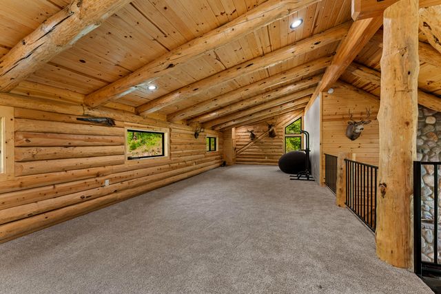 225 SE Eagle Ridge Drive, Canyonville, OR 97417