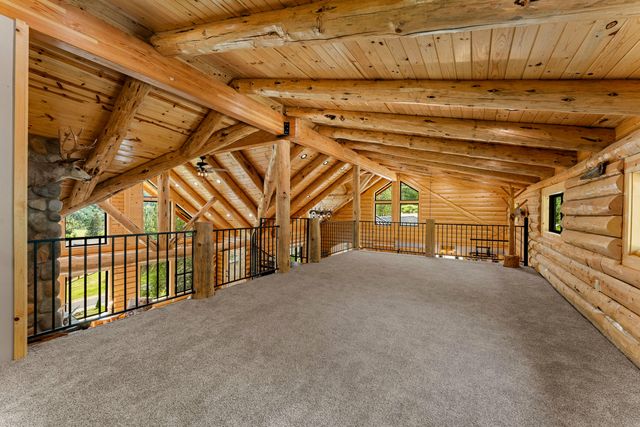 225 SE Eagle Ridge Drive, Canyonville, OR 97417