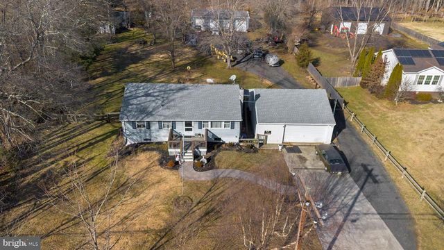 317 JULIUSTOWN RD, Columbus, NJ 08022