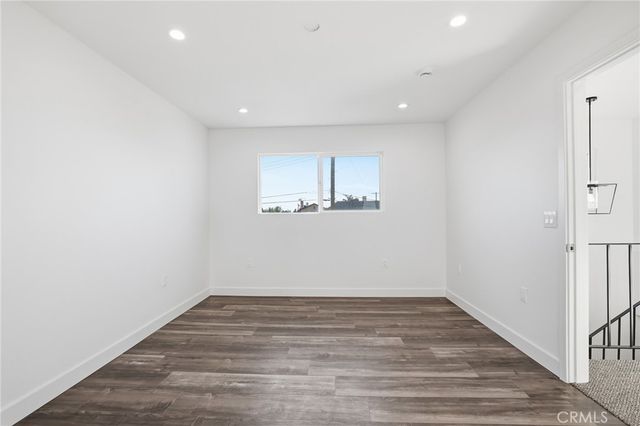 11062 11060 Oneida Avenue, San Fernando, CA 91340