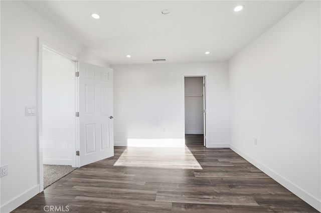 11062 11060 Oneida Avenue, San Fernando, CA 91340