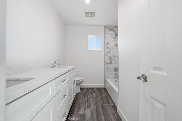 11062 11060 Oneida Avenue, San Fernando, CA 91340