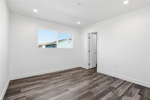 11062 11060 Oneida Avenue, San Fernando, CA 91340