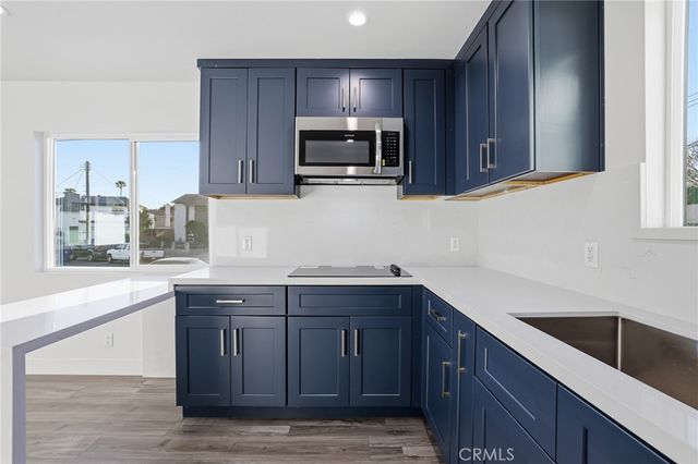 11062 11060 Oneida Avenue, San Fernando, CA 91340