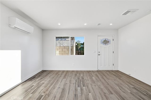 11062 11060 Oneida Avenue, San Fernando, CA 91340