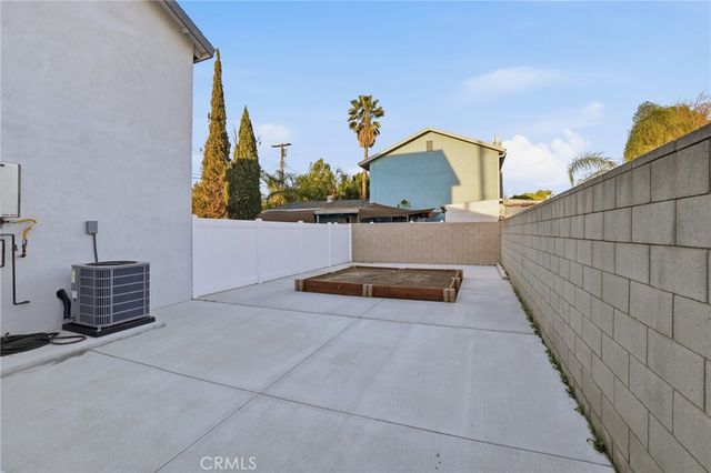 11062 11060 Oneida Avenue, San Fernando, CA 91340