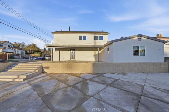 11062 11060 Oneida Avenue, San Fernando, CA 91340