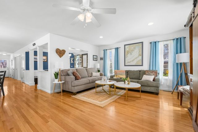 14 Grandview Ave, Fairhaven, MA 02719