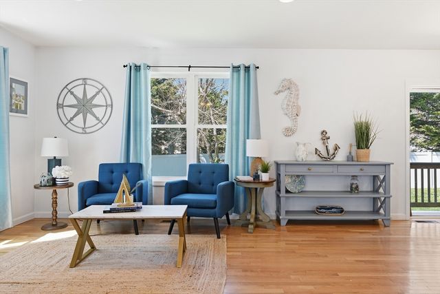 14 Grandview Ave, Fairhaven, MA 02719