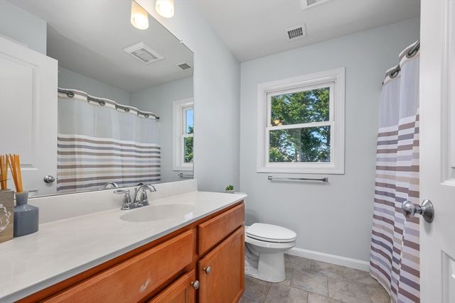 14 Grandview Ave, Fairhaven, MA 02719