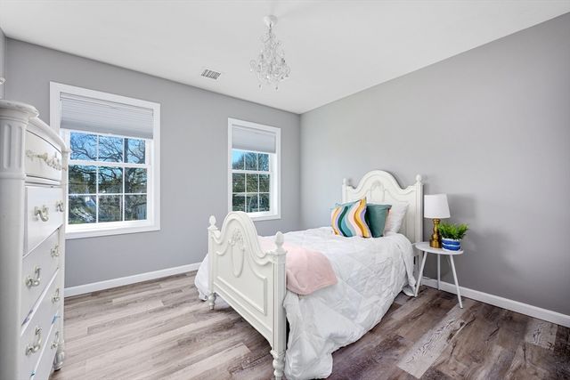 14 Grandview Ave, Fairhaven, MA 02719