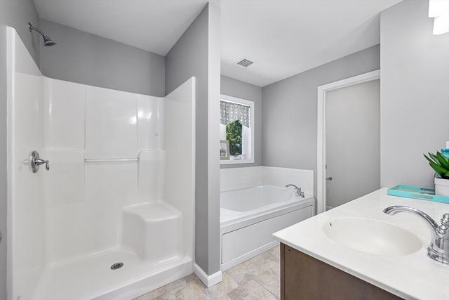 14 Grandview Ave, Fairhaven, MA 02719