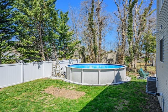 14 Grandview Ave, Fairhaven, MA 02719