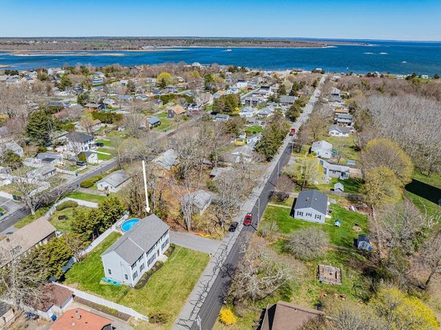 14 Grandview Ave, Fairhaven, MA 02719